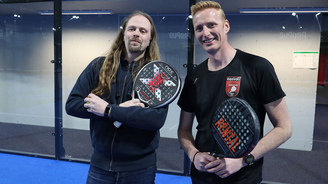 Allente-stipendet - sofa til Eidsvoll Padel. Amund og Tommy